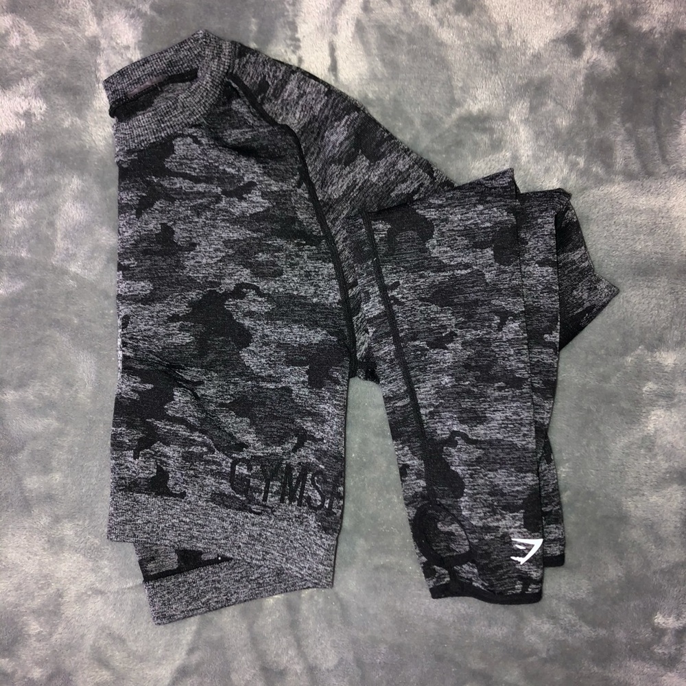 Black Gymshark Camo Crop Top